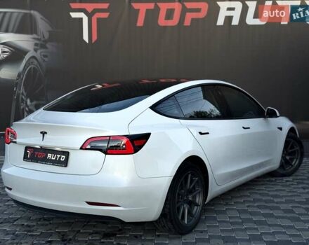 Білий Тесла Модель 3, об'ємом двигуна 0 л та пробігом 67 тис. км за 19999 $, фото 22 на Automoto.ua