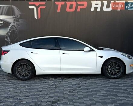 Білий Тесла Модель 3, об'ємом двигуна 0 л та пробігом 67 тис. км за 19999 $, фото 16 на Automoto.ua