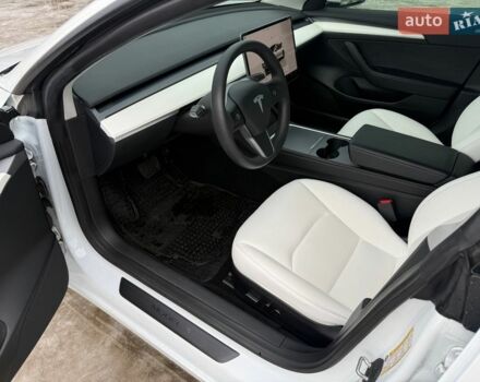 Білий Тесла Модель 3, об'ємом двигуна 0 л та пробігом 57 тис. км за 18800 $, фото 7 на Automoto.ua