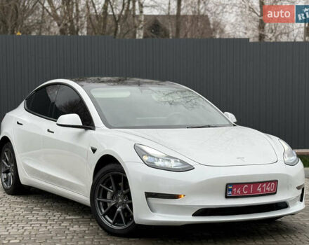 Білий Тесла Модель 3, об'ємом двигуна 0 л та пробігом 70 тис. км за 19999 $, фото 5 на Automoto.ua