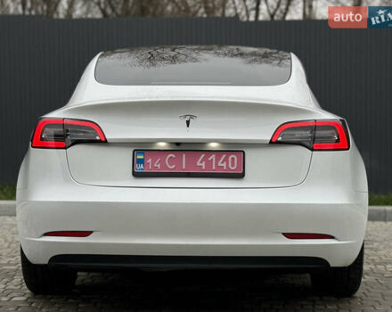 Білий Тесла Модель 3, об'ємом двигуна 0 л та пробігом 70 тис. км за 19999 $, фото 22 на Automoto.ua