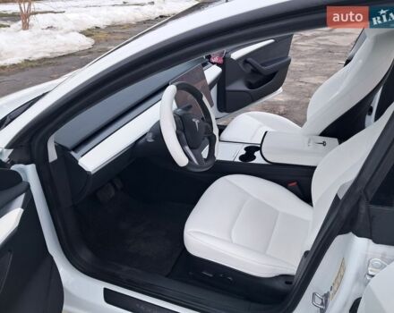 Білий Тесла Модель 3, об'ємом двигуна 0 л та пробігом 27 тис. км за 20950 $, фото 10 на Automoto.ua