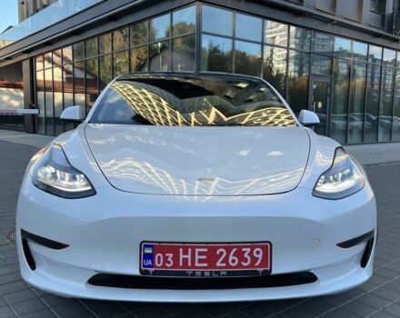 Білий Тесла Модель 3, об'ємом двигуна 0 л та пробігом 52 тис. км за 20300 $, фото 2 на Automoto.ua