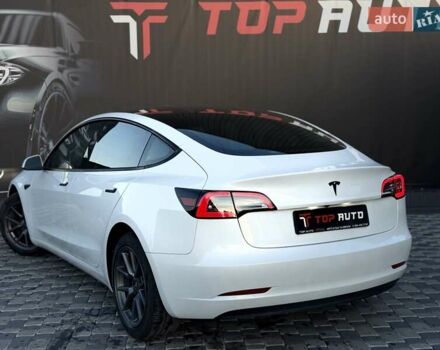 Білий Тесла Модель 3, об'ємом двигуна 0 л та пробігом 67 тис. км за 19999 $, фото 18 на Automoto.ua