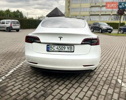 Білий Тесла Модель 3, об'ємом двигуна 0 л та пробігом 33 тис. км за 20310 $, фото 5 на Automoto.ua
