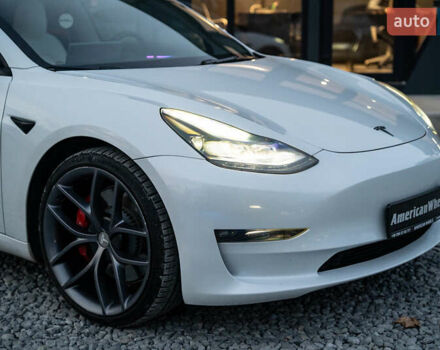 Белый Тесла Модель 3, объемом двигателя 0 л и пробегом 53 тыс. км за 27500 $, фото 9 на Automoto.ua