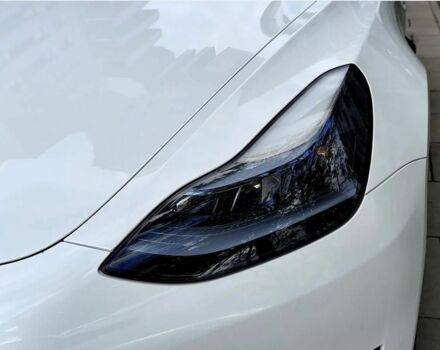 Белый Тесла Модель 3, объемом двигателя 0 л и пробегом 95 тыс. км за 13500 $, фото 4 на Automoto.ua