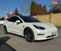 Білий Тесла Модель 3, об'ємом двигуна 0 л та пробігом 55 тис. км за 21000 $, фото 1 на Automoto.ua