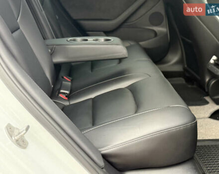 Білий Тесла Модель 3, об'ємом двигуна 0 л та пробігом 70 тис. км за 19999 $, фото 43 на Automoto.ua