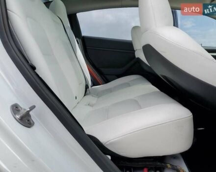 Білий Тесла Модель 3, об'ємом двигуна 0 л та пробігом 36 тис. км за 6500 $, фото 9 на Automoto.ua