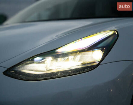 Белый Тесла Модель 3, объемом двигателя 0 л и пробегом 53 тыс. км за 27500 $, фото 16 на Automoto.ua