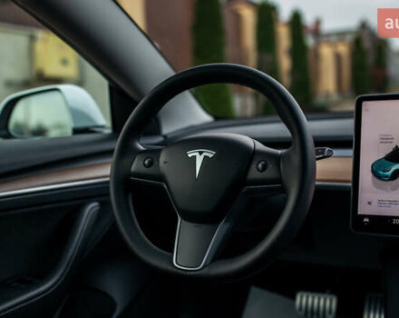 Белый Тесла Модель 3, объемом двигателя 0 л и пробегом 5 тыс. км за 27500 $, фото 35 на Automoto.ua