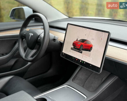 Білий Тесла Модель 3, об'ємом двигуна 0 л та пробігом 70 тис. км за 19999 $, фото 47 на Automoto.ua