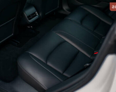 Белый Тесла Модель 3, объемом двигателя 0 л и пробегом 5 тыс. км за 27500 $, фото 23 на Automoto.ua