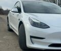 Білий Тесла Модель 3, об'ємом двигуна 0 л та пробігом 40 тис. км за 19999 $, фото 3 на Automoto.ua