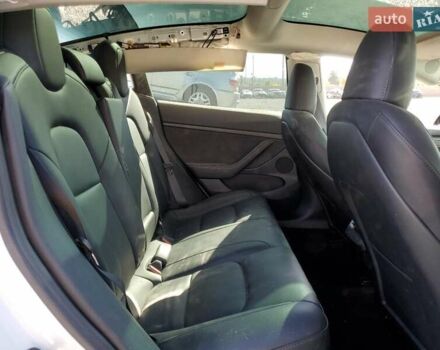 Белый Тесла Модель 3, объемом двигателя 0 л и пробегом 50 тыс. км за 11800 $, фото 9 на Automoto.ua