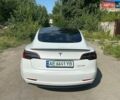 Белый Тесла Модель 3, объемом двигателя 0 л и пробегом 8 тыс. км за 27000 $, фото 2 на Automoto.ua