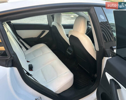 Белый Тесла Модель 3, объемом двигателя 0 л и пробегом 18 тыс. км за 22800 $, фото 12 на Automoto.ua