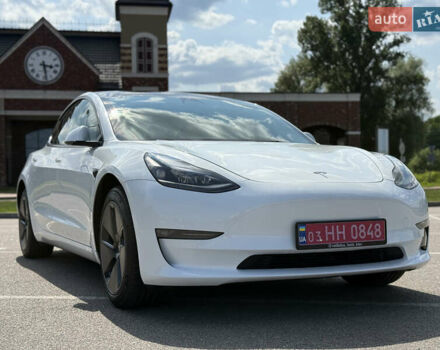 Белый Тесла Модель 3, объемом двигателя 0 л и пробегом 39 тыс. км за 25500 $, фото 2 на Automoto.ua