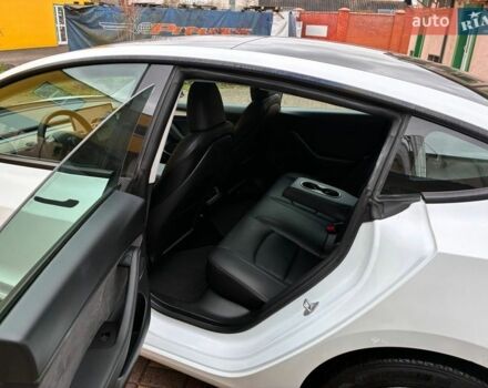 Білий Тесла Модель 3, об'ємом двигуна 0 л та пробігом 19 тис. км за 22500 $, фото 41 на Automoto.ua