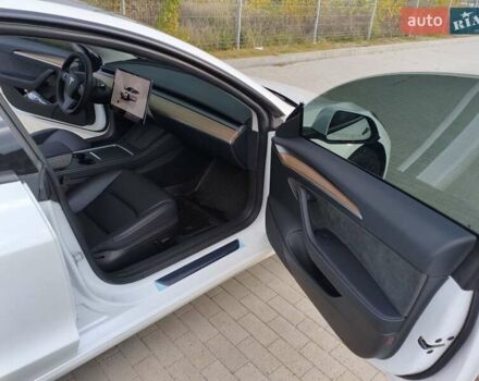 Белый Тесла Модель 3, объемом двигателя 0 л и пробегом 46 тыс. км за 24300 $, фото 21 на Automoto.ua