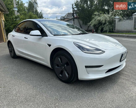 Білий Тесла Модель 3, об'ємом двигуна 0 л та пробігом 32 тис. км за 20300 $, фото 4 на Automoto.ua