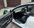 Белый Тесла Модель 3, объемом двигателя 0 л и пробегом 80 тыс. км за 22933 $, фото 7 на Automoto.ua