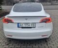 Белый Тесла Модель 3, объемом двигателя 0 л и пробегом 6 тыс. км за 30200 $, фото 4 на Automoto.ua