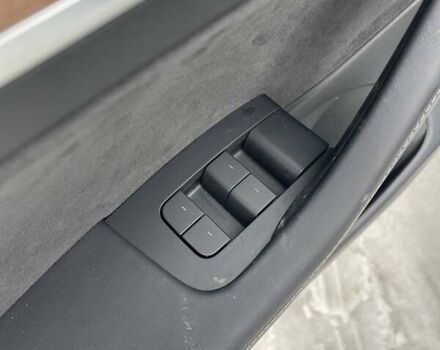 Білий Тесла Модель 3, об'ємом двигуна 0 л та пробігом 26 тис. км за 26000 $, фото 12 на Automoto.ua