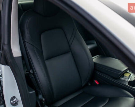 Белый Тесла Модель 3, объемом двигателя 0 л и пробегом 5 тыс. км за 27500 $, фото 46 на Automoto.ua