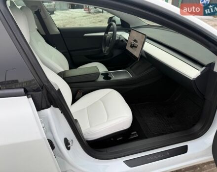 Білий Тесла Модель 3, об'ємом двигуна 0 л та пробігом 57 тис. км за 18800 $, фото 26 на Automoto.ua