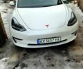 Білий Тесла Модель 3, об'ємом двигуна 0 л та пробігом 3100 тис. км за 21500 $, фото 2 на Automoto.ua