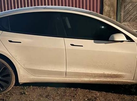 Белый Тесла Модель 3, объемом двигателя 0 л и пробегом 26 тыс. км за 27200 $, фото 1 на Automoto.ua