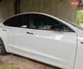 Білий Тесла Модель 3, об'ємом двигуна 0 л та пробігом 77 тис. км за 22100 $, фото 20 на Automoto.ua