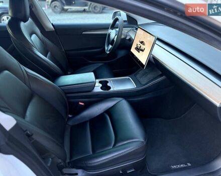 Білий Тесла Модель 3, об'ємом двигуна 0 л та пробігом 67 тис. км за 19999 $, фото 49 на Automoto.ua