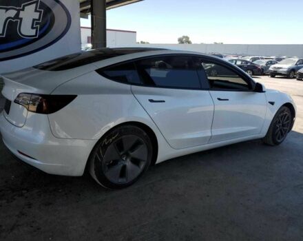 Білий Тесла Модель 3, об'ємом двигуна 0 л та пробігом 57 тис. км за 9500 $, фото 2 на Automoto.ua
