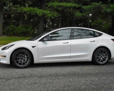 Белый Тесла Модель 3, объемом двигателя 0 л и пробегом 30 тыс. км за 13800 $, фото 2 на Automoto.ua