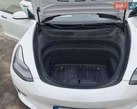 Білий Тесла Модель 3, об'ємом двигуна 0 л та пробігом 27 тис. км за 20950 $, фото 14 на Automoto.ua