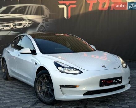 Білий Тесла Модель 3, об'ємом двигуна 0 л та пробігом 67 тис. км за 19999 $, фото 5 на Automoto.ua