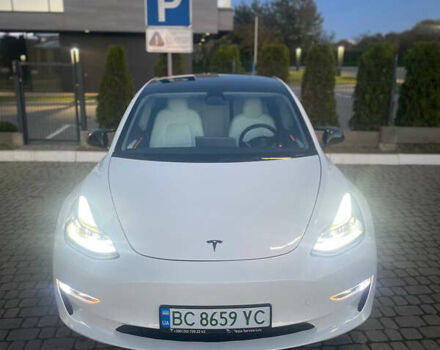 Білий Тесла Модель 3, об'ємом двигуна 0 л та пробігом 70 тис. км за 21500 $, фото 2 на Automoto.ua