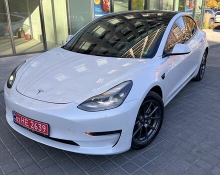 Білий Тесла Модель 3, об'ємом двигуна 0 л та пробігом 52 тис. км за 20300 $, фото 3 на Automoto.ua