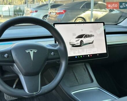 Белый Тесла Модель 3, объемом двигателя 0 л и пробегом 64 тыс. км за 20999 $, фото 6 на Automoto.ua