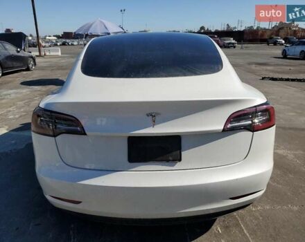 Белый Тесла Модель 3, объемом двигателя 0 л и пробегом 42 тыс. км за 11200 $, фото 5 на Automoto.ua