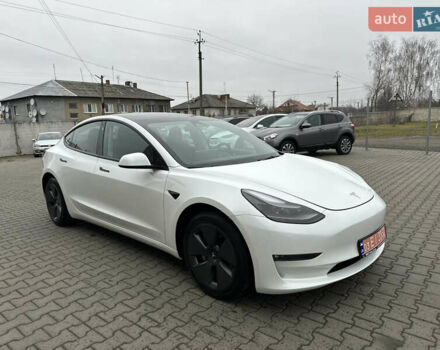 Білий Тесла Модель 3, об'ємом двигуна 0 л та пробігом 4 тис. км за 17500 $, фото 2 на Automoto.ua