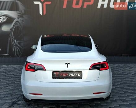 Білий Тесла Модель 3, об'ємом двигуна 0 л та пробігом 67 тис. км за 19999 $, фото 24 на Automoto.ua