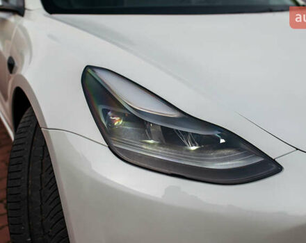 Белый Тесла Модель 3, объемом двигателя 0 л и пробегом 5 тыс. км за 27500 $, фото 62 на Automoto.ua