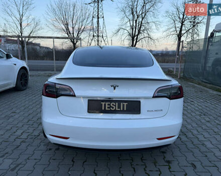 Білий Тесла Модель 3, об'ємом двигуна 0 л та пробігом 42 тис. км за 25500 $, фото 5 на Automoto.ua