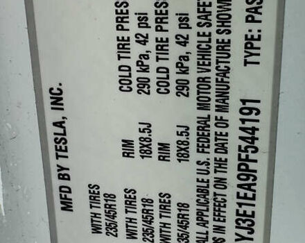 Білий Тесла Модель 3, об'ємом двигуна 0 л та пробігом 39 тис. км за 21990 $, фото 19 на Automoto.ua