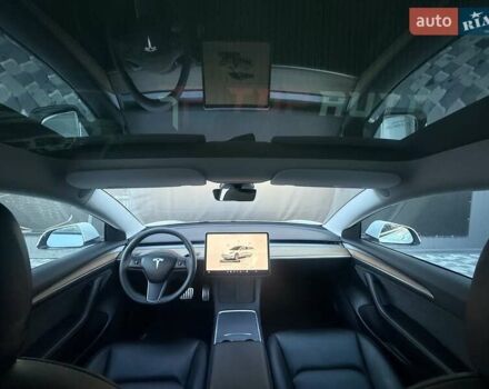 Білий Тесла Модель 3, об'ємом двигуна 0 л та пробігом 67 тис. км за 19999 $, фото 40 на Automoto.ua