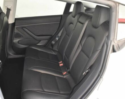 Белый Тесла Модель 3, объемом двигателя 0 л и пробегом 30 тыс. км за 13800 $, фото 8 на Automoto.ua